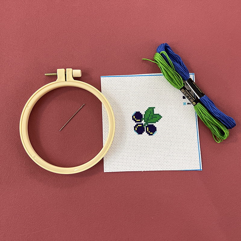 Nuevo bordado DIY traje hecho a mano básico de punto de cruz transfronteriza Inglés paquete de material de dibujos animados de animales de vacaciones colgando pintura