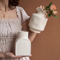 奶油风素烧陶瓷小花瓶高级感轻奢客厅摆件插花鲜花百搭欧式复古风