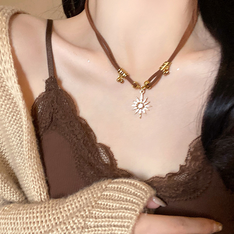Maillard diamante sol campana collar francés retro diseño clavícula cadena elegante dulce fresco estilo collar al por mayor