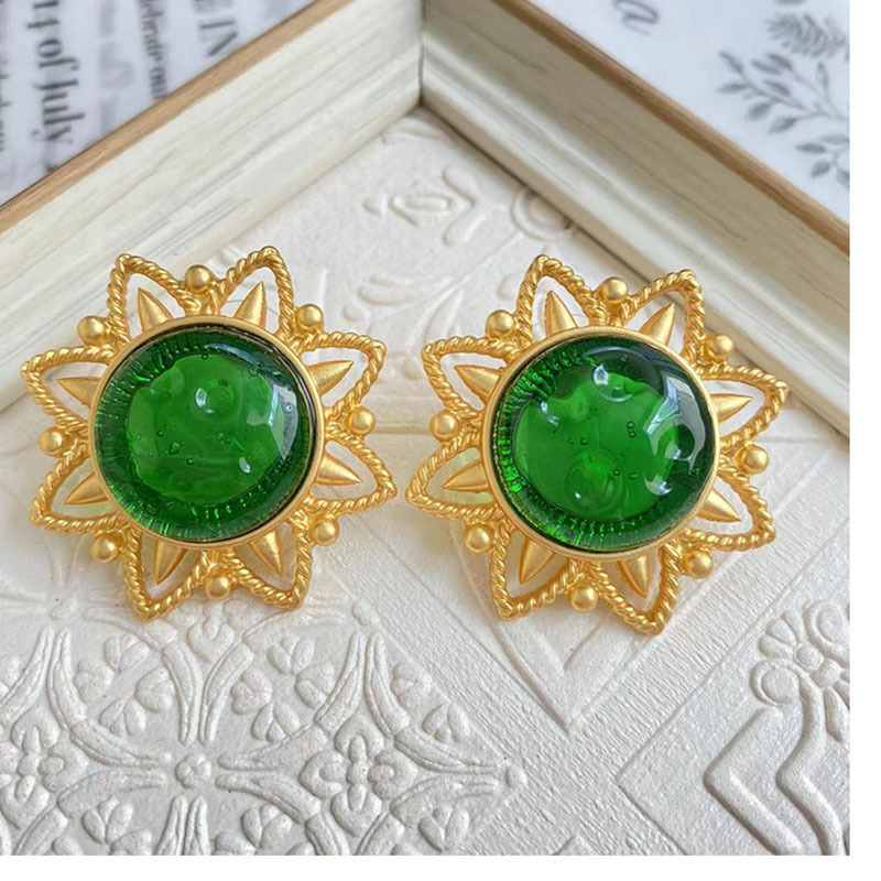 25g Weight 1 Pair Retro Flower Alloy Plating Artificial Gemstones Women's Ear Studs