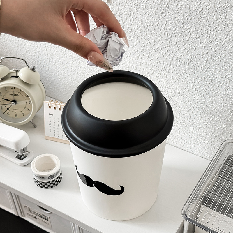 Papelera de escritorio pequeña y mini linda, para escritorio infantil, oficina y mesita de noche.