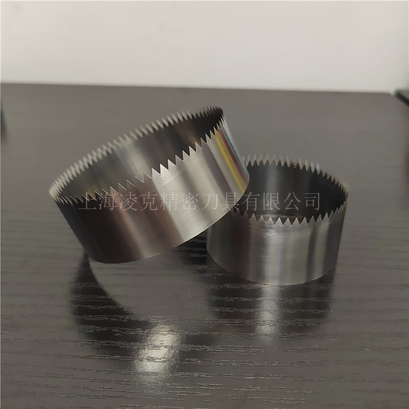 ���ҹ�ӦԲ�ξ���е� �̲豭�ǵ�Ƭ ���ϱ�Ĥ��׵�