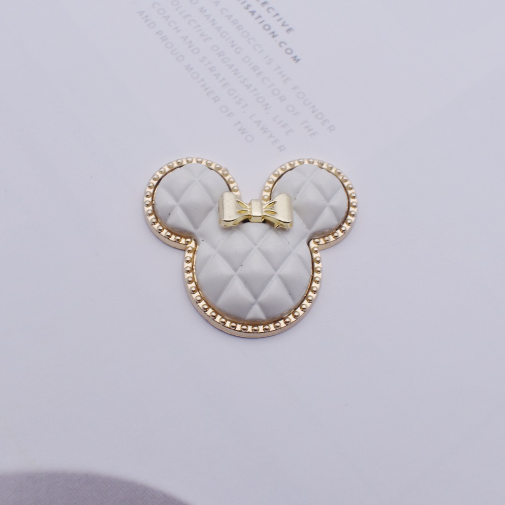 Muñeca de la historieta DIY accesorios de joyería pintura Mickey pajarita color caramelo teléfono móvil belleza material agujero zapatos