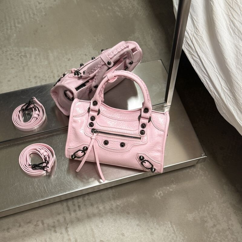 Women's motorcycle bag 2026 new trendy super popular niche studded Boston pillow bag versatile shoulder and crossbody bag