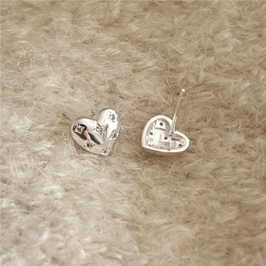3g Weight 925 Sterling Silver Ear Needle Material Ear Studs Classification 1 Pair Quantity Holiday, Daily Occasion 925 Sterling Silver Material Heart Shape Pattern Women's Gender Plating Design Simple Style, Classic Style Style 1 Pair 925 Sterling Silver Heart Shape Ear Studs 3