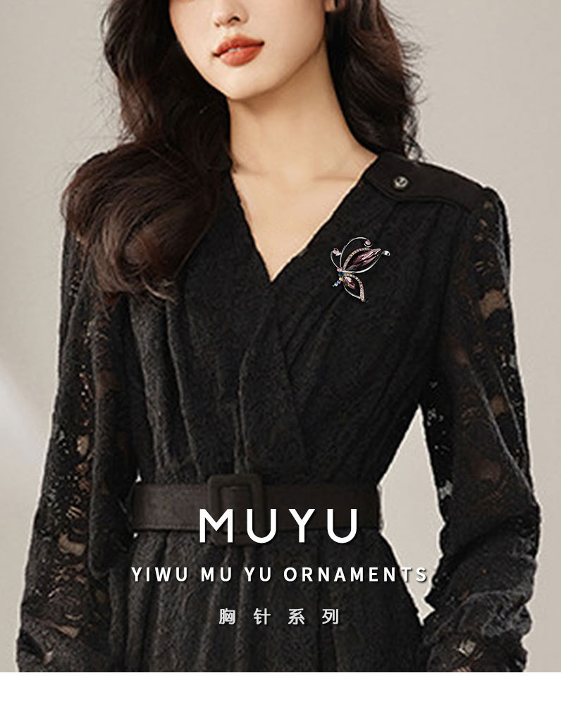 春夏简约时尚水晶蝴蝶胸针独特新颖灵动昆虫胸花送礼纪