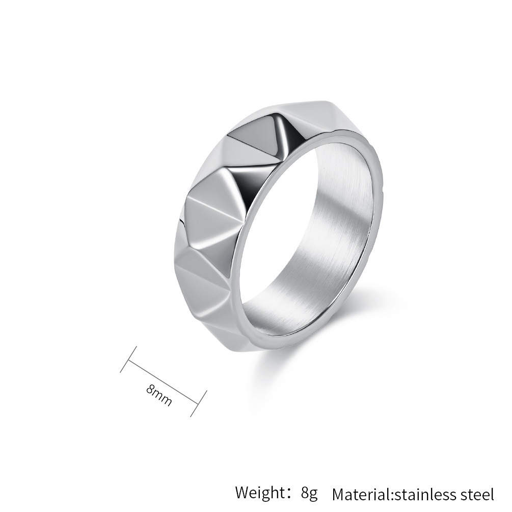 Ring van titaniumstaal voor heren met kegelvormig design_voghion.com