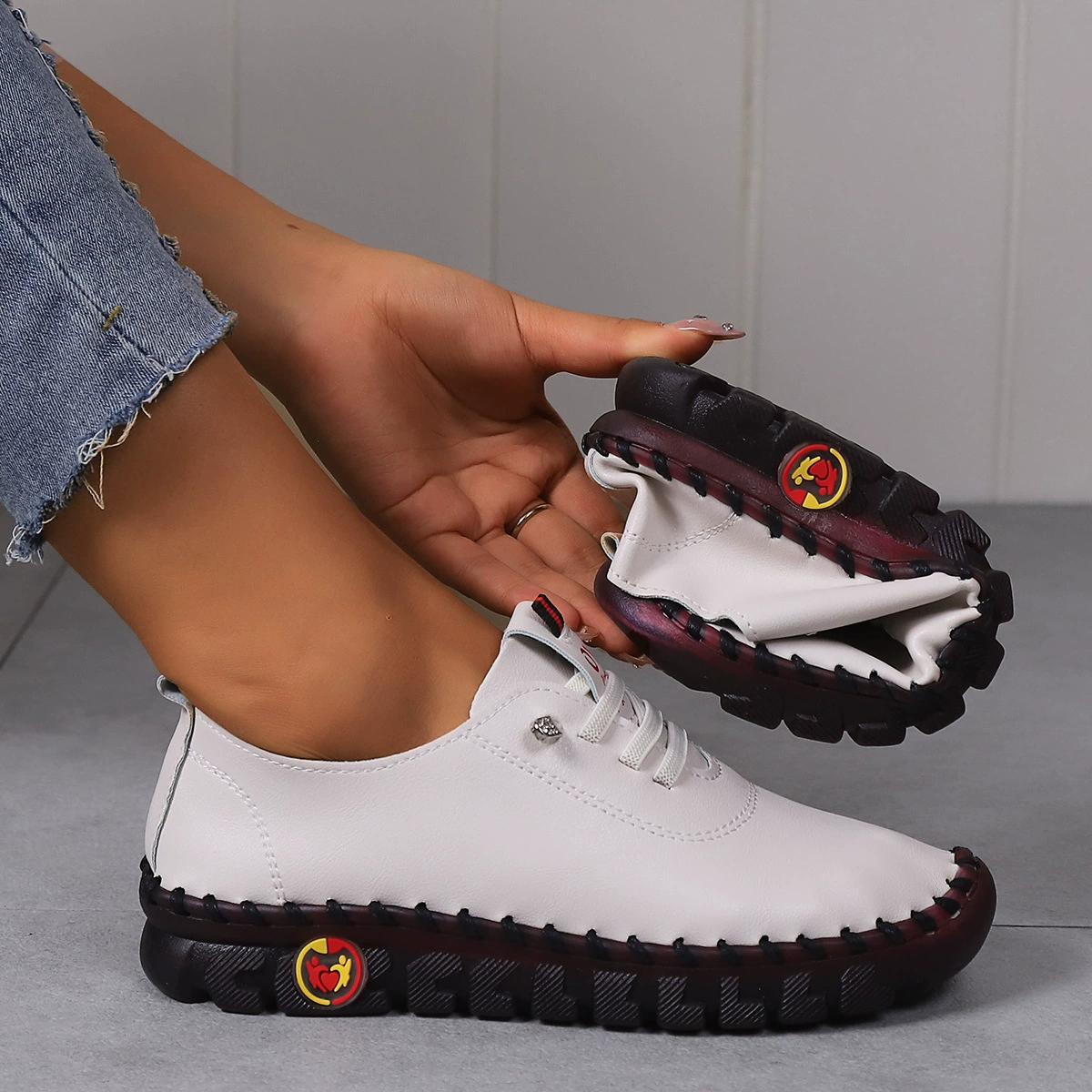 Весна и лето новые трансграничные мягкие подошвы римские дышащие ретро полые швы сосновые швы большие размеры женские туфли одиночные туфли мама туфли