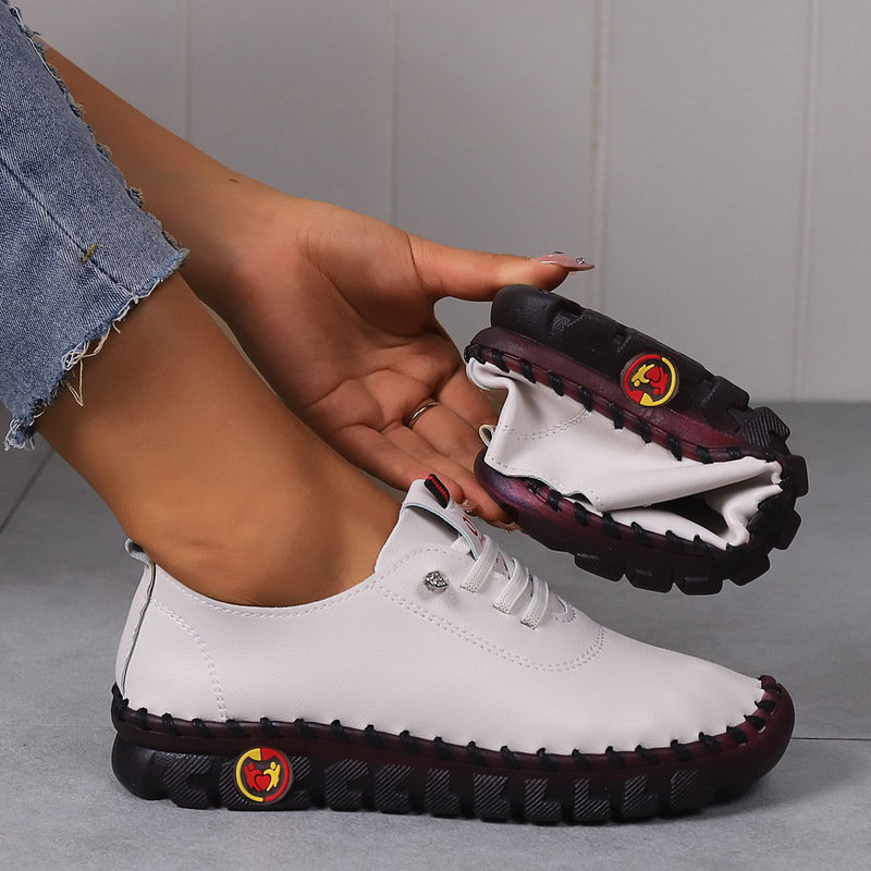 Spring and Summer New Cross-border Soft Sole Roman Breathable Retro Cut Out Stitching Platform Sole Large Size Women's Shoes Flats Mother's Shoes Spring and Summer New Cross-border Soft Sole Roman Breathable Retro Cut Out Stitching Platform Sole Large Size Women's Shoes Flats Mother's Shoes
