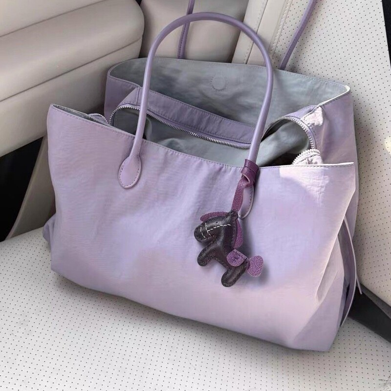 2026 Spring and Summer New Niche Style Contrasting Color Lightweight Travel Nylon Tote Bag with Multiple Compartments and Large Capacity Shoulder Bag for Women 2026 Spring and Summer New Niche Style Contrasting Color Lightweight Travel Nylon Tote Bag with Multiple Compartments and Large Capacity Shoulder Bag for Women