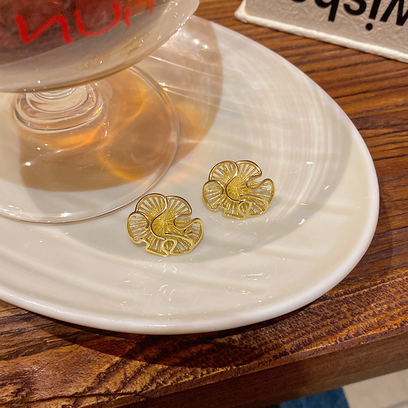 港风复古金属感冷淡风褶皱花朵耳环女小众高级感镂空百搭气质耳钉|undefined