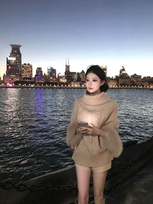 潇潇同款轻奢百搭慵懒高领蝙蝠袖显瘦斗篷狐狸毛皮草毛衣粗针针织|undefined