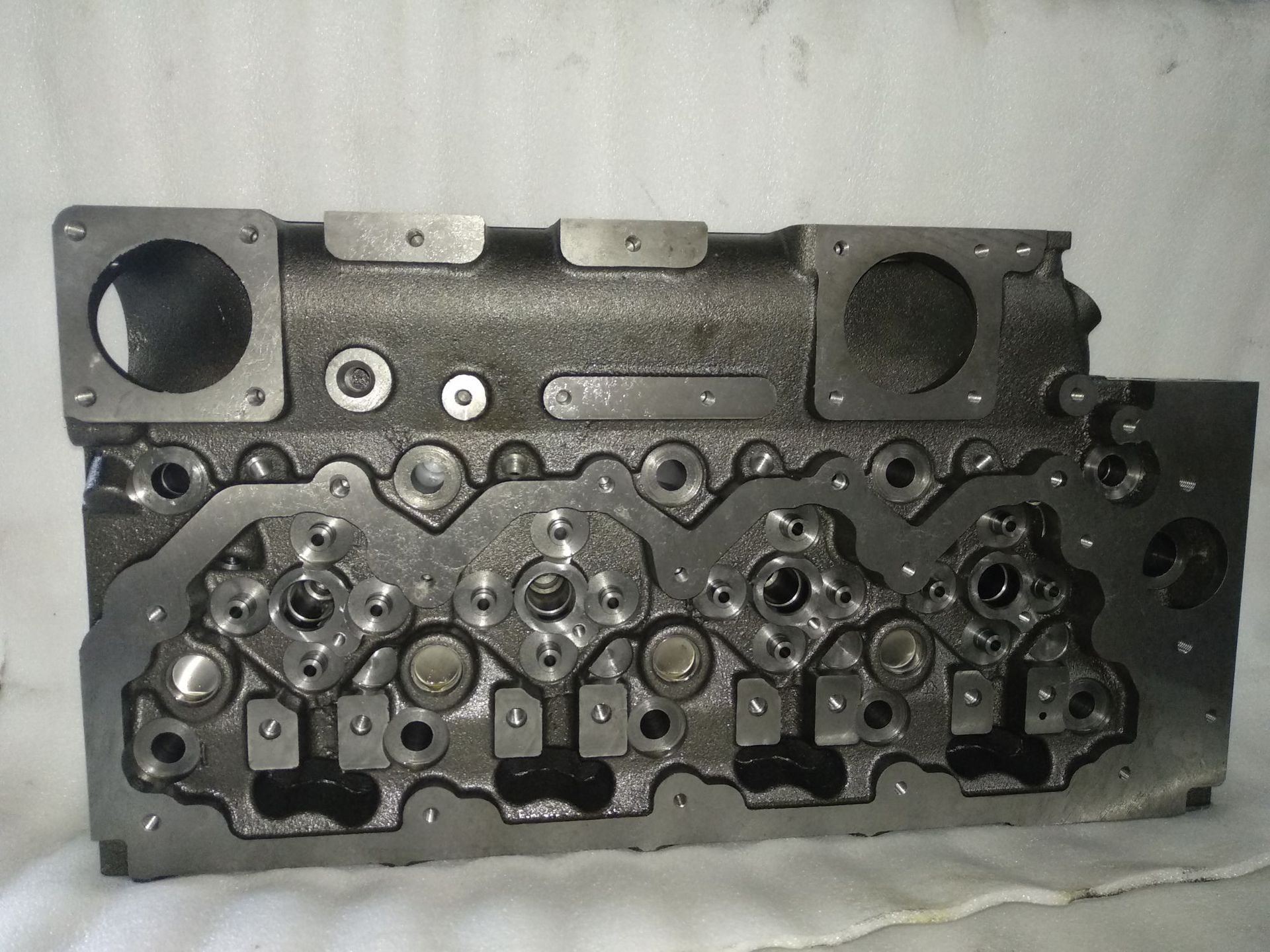 Suitable for Caterpillar C4.4 cylinder head engine cylinder head assembly parts, available for wholesale