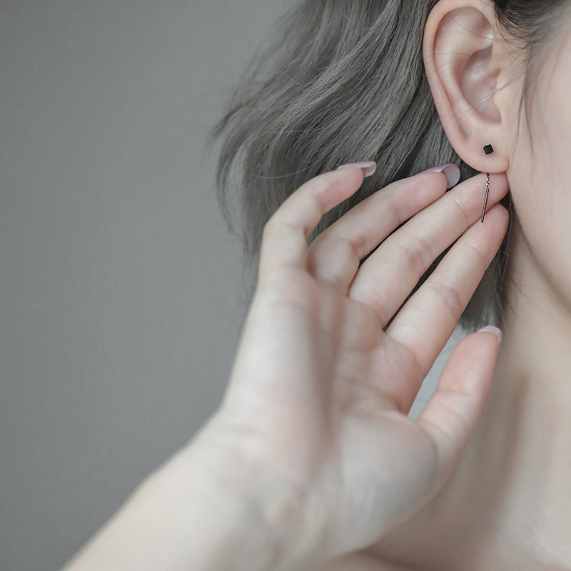 Black Square Ear Threader Earrings with Unique Design, Niche Style, Korean 2026 New Trendy Earrings for Women, No Need to Remove, Niche Style