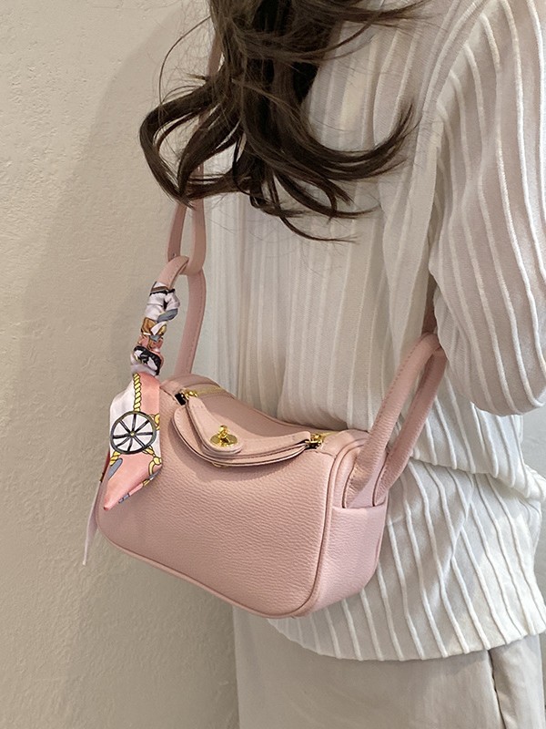 Bolso de alta sensación para mujeres 2026 nuevo lichi diseño de moda nicho bolso de mochila explosivo bolso de almohada portátil