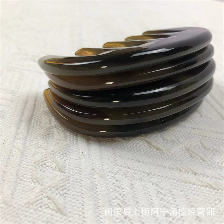 Natural Horn Five Tooth Comb Thickened Head Massage Comb for Scalp Care and Meridian Grooming quality and texture