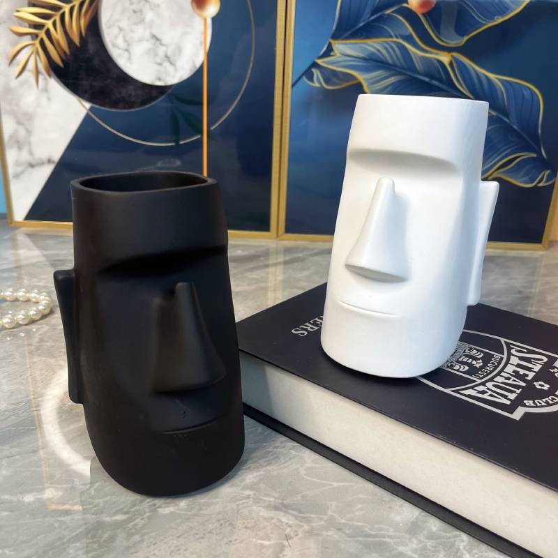 Cross-Border Creative Multifunctional Pen Holder Glasses Holder Office Desk Pen Barrel Student Storage Moai Statue Ornaments Decoration