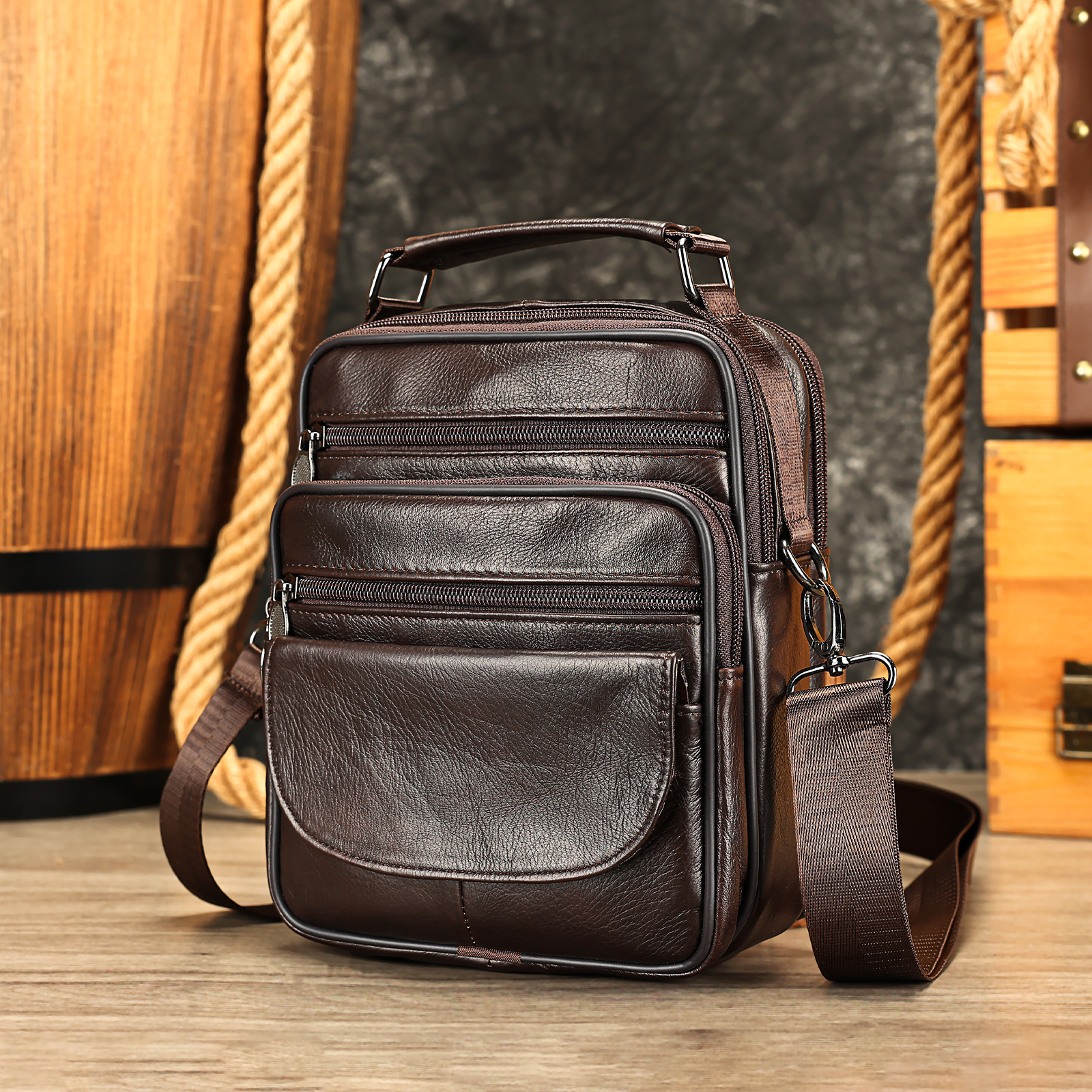 Ventas transfronterizas calientes de cuero para hombres mochila deportiva al aire libre mochila texturizada retro colección de bolsos de hombro