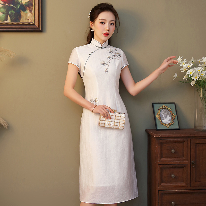 Xiuguan Tang Bailan 2021 Summer wear Embroidery Improvement Chinese style Audrey cheongsam Dress grace Bridesmaid Dresses