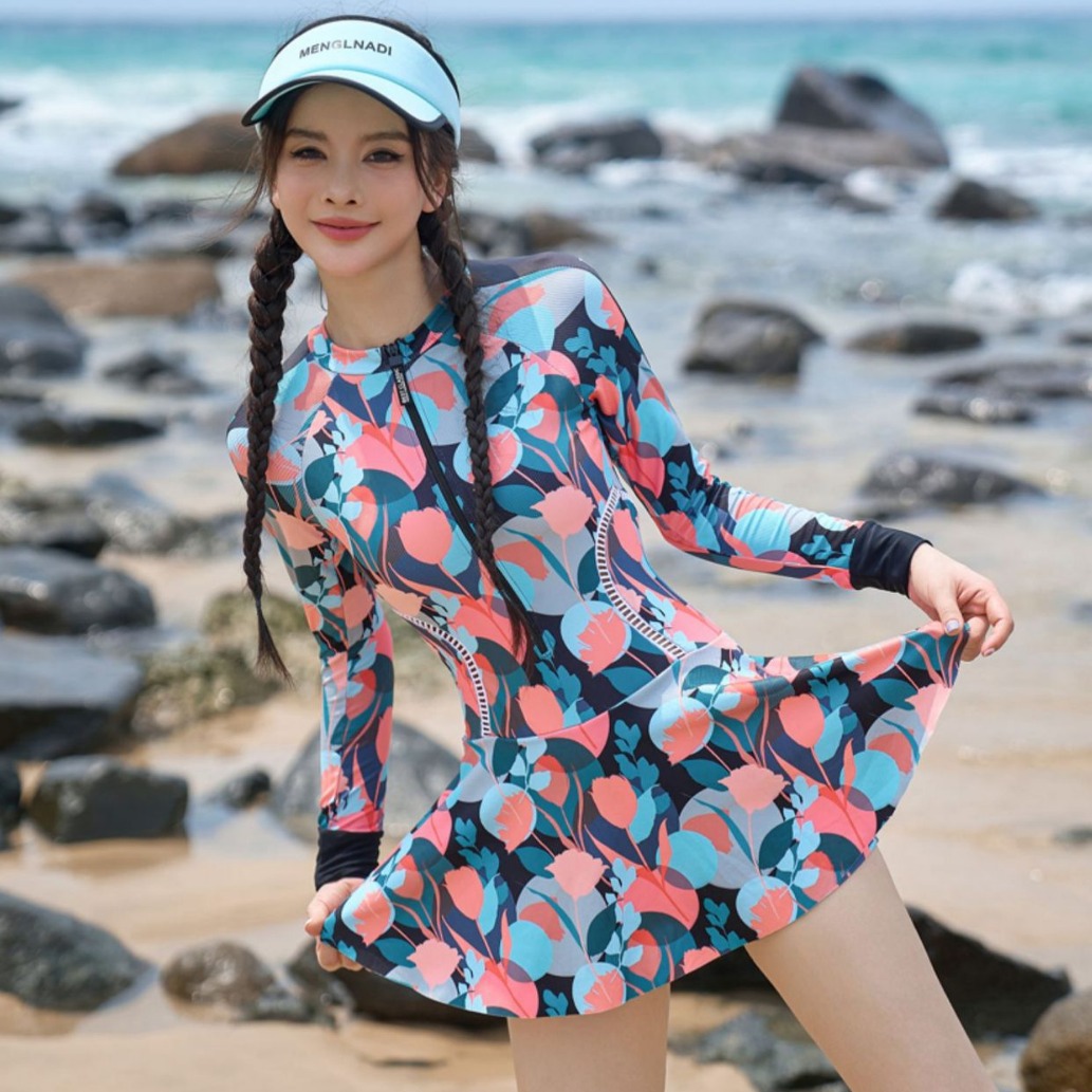Sports swimwear