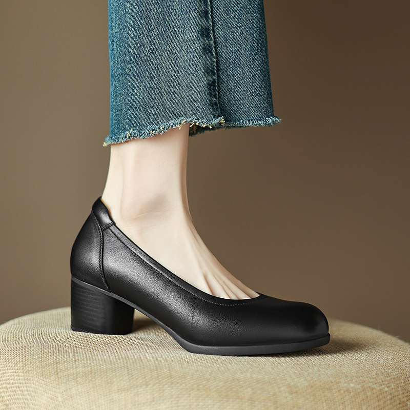 Work Shoes 2025 Spring New High Heel Chunky Heel Commuter Women's Shoes Shallow Mouth Milk White Soft Cowhide Comfortable Women's Single Shoes