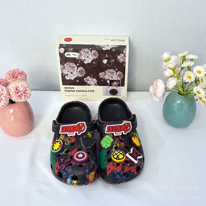 Los Vengadores de los niños zapatos de verano nuevos zapatos de playa sandalias niñas dibujos animados al por mayor image 1
