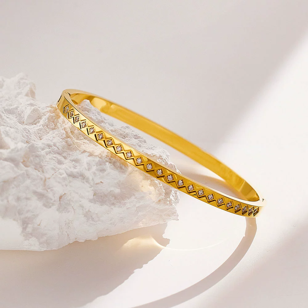 Bracelet stainless steel, golden accessory, does not fade, light luxury style, simple and elegant design, (Cross-border trading), high-quality style, wholesale