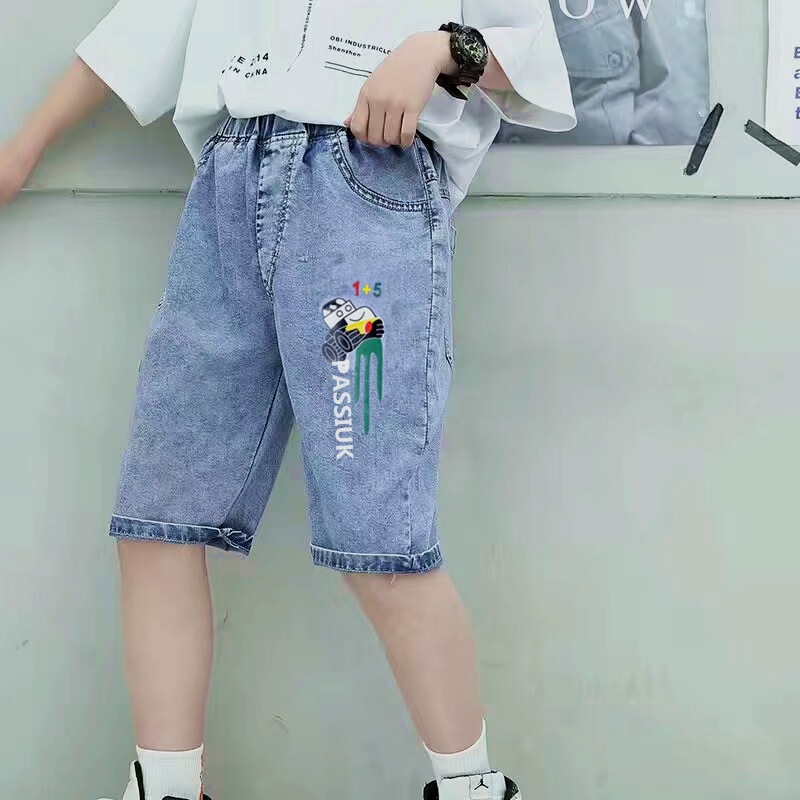 男の子のデニムの7分のズボンの夏の薄いタイプの子供の半ズボンの子供の中でズボンの中で大きい子供の男の子のズボンのファッションは代行します。|undefined