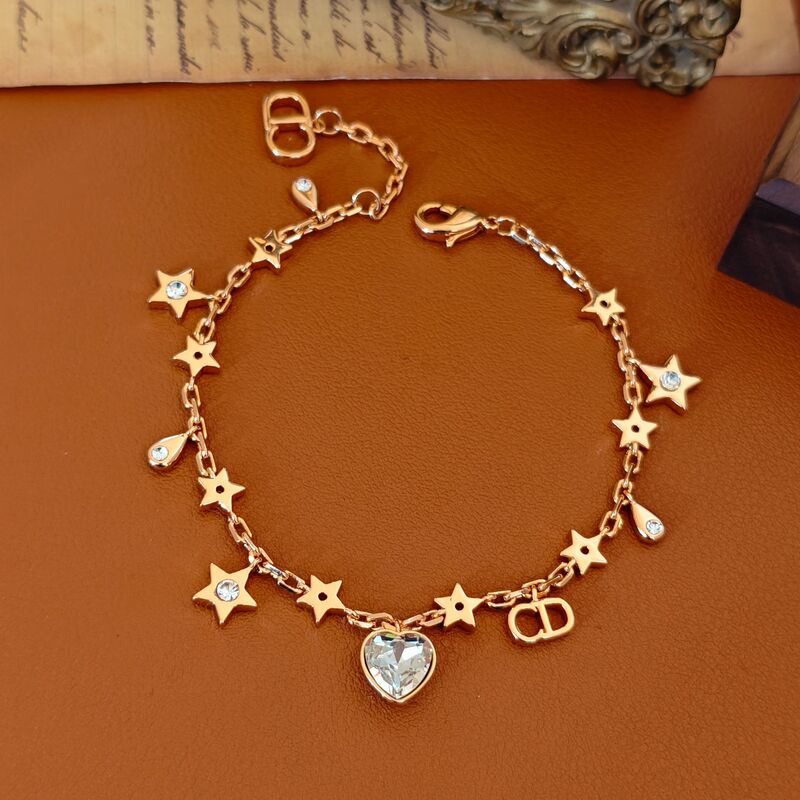Copper-Plated Real Gold Sparkling Diamond Heart-Shaped Five-Pointed Star Bracelet for Women, Light Luxury, Fashionable, Versatile, High-End Jewelry