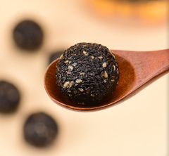 Xinjiang Specialty Western Queen Black Sesame Balls 500 per bag, snack for children, leisure food, wholesale