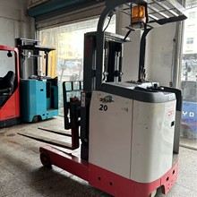 堆垛车 2吨装卸叉车 力至优大前移式电动叉车 二手电动叉车 叉车