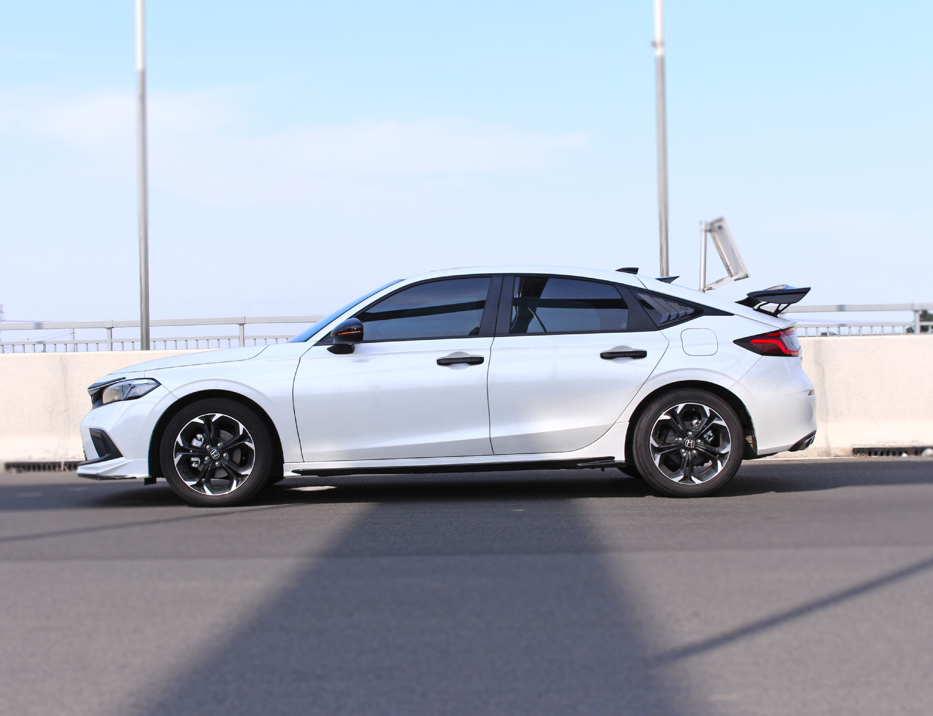 Suitable for the 23Rd Generation Civic Hatchback Model Tr Rear Wing with Bracket, Non-Destructive Installation of the Roof Wing and Fixed Wind Wing