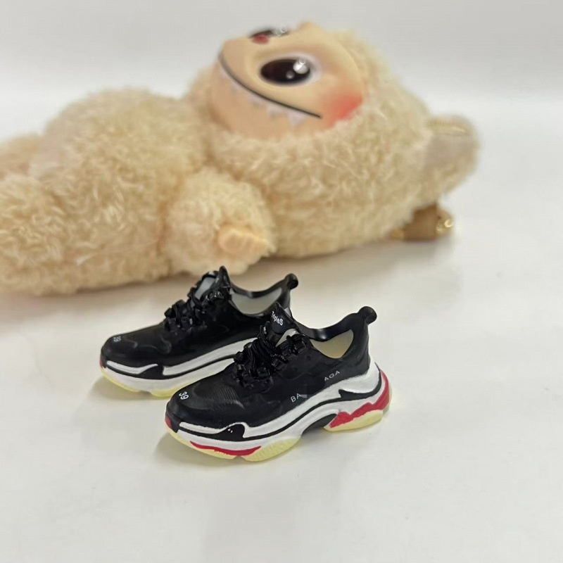 LABUBU Zapatos Rabu Ropa de bebé 17cm felpa vinilo bolso de muñeca colgante para zapatos desnudos caja ciega