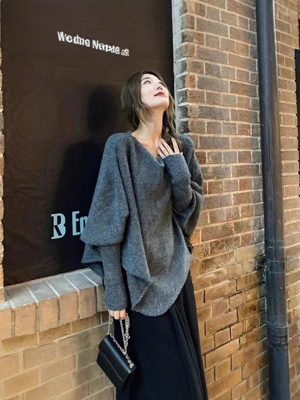 慵懒风V领针织衫毛衣外套2025春秋新款不规则设计感蝙蝠袖女上衣|undefined