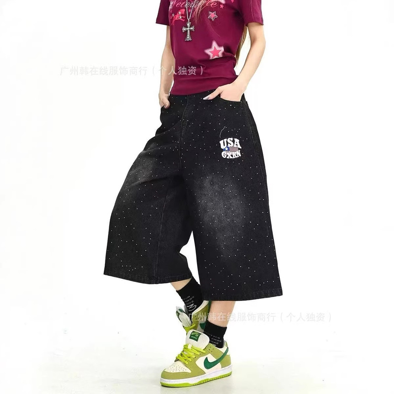 American-Style Heavy-Duty Washed Rhinestone-Embellished Cropped Denim Shorts for Women, 2026 New Street Style, Loose Fit, Slimming Black Wide-Leg Shorts American-Style Heavy-Duty Washed Rhinestone-Embellished Cropped Denim Shorts for Women, 2026 New Street Style, Loose Fit, Slimming Black Wide-Leg Shorts