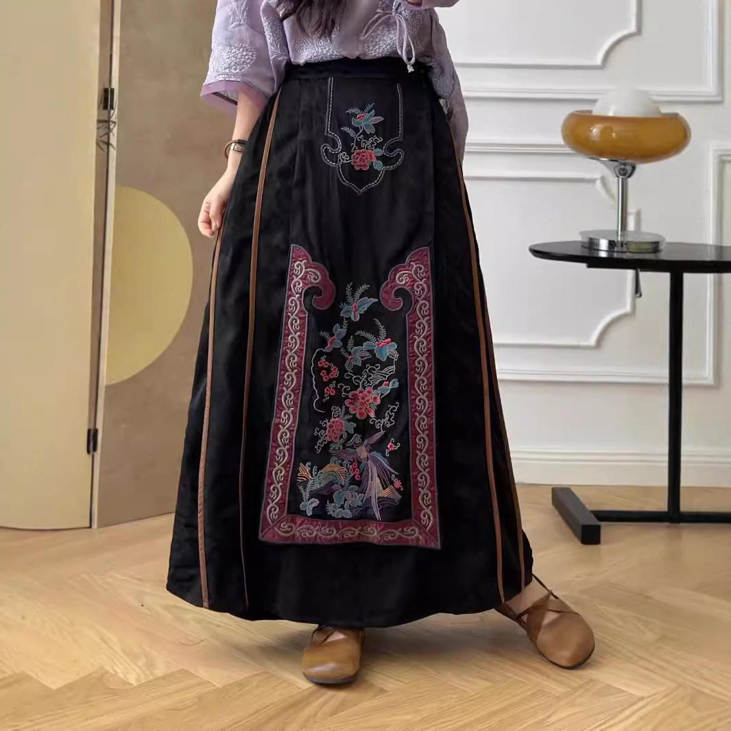Colored autumn ethnic retro long skirt