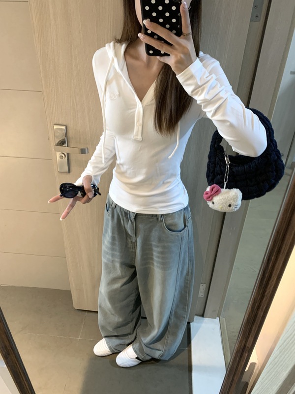 美式辣妹半开V领纽扣连帽长袖t恤女秋季韩系白色修身短款百搭上衣|undefined