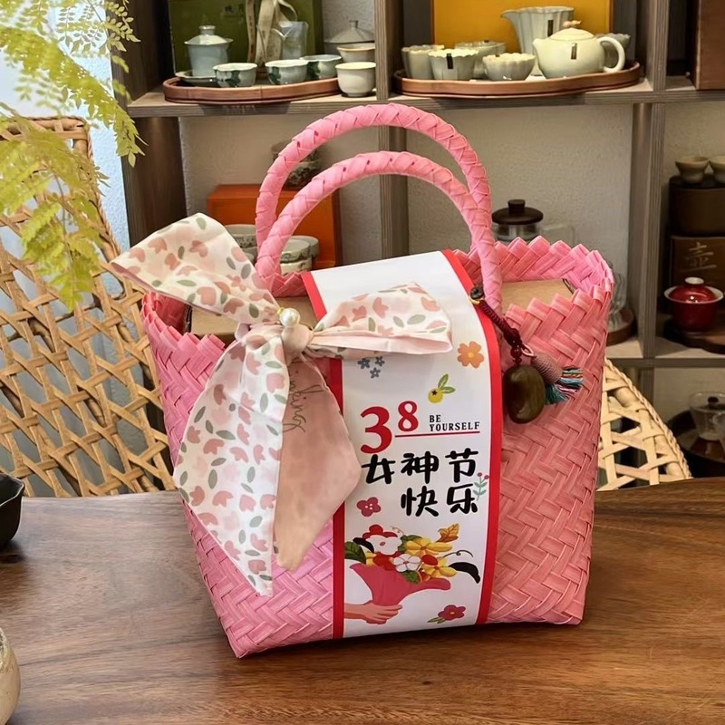 新中国式のお土産は藤の編み物のかごをまねて結婚します。|undefined