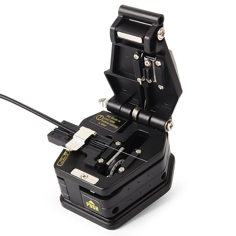 ֱ�� �����иFTTHƤ�߹���β�˹����и��� Cleaver