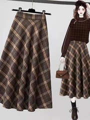 春夏の女性用チェック柄スカート、レトロな新しい大きいサイズのミドル丈スカート、大きな裾のスカート、ハイウエストのスリムなロングスカート、トレンディです。