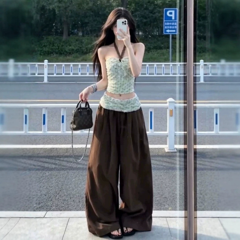 Korean-style dopamine green polka-dot halter top and brown wide-leg pants, a slimming two-piece set for women, perfect for summer Korean-style dopamine green polka-dot halter top and brown wide-leg pants, a slimming two-piece set for women, perfect for summer