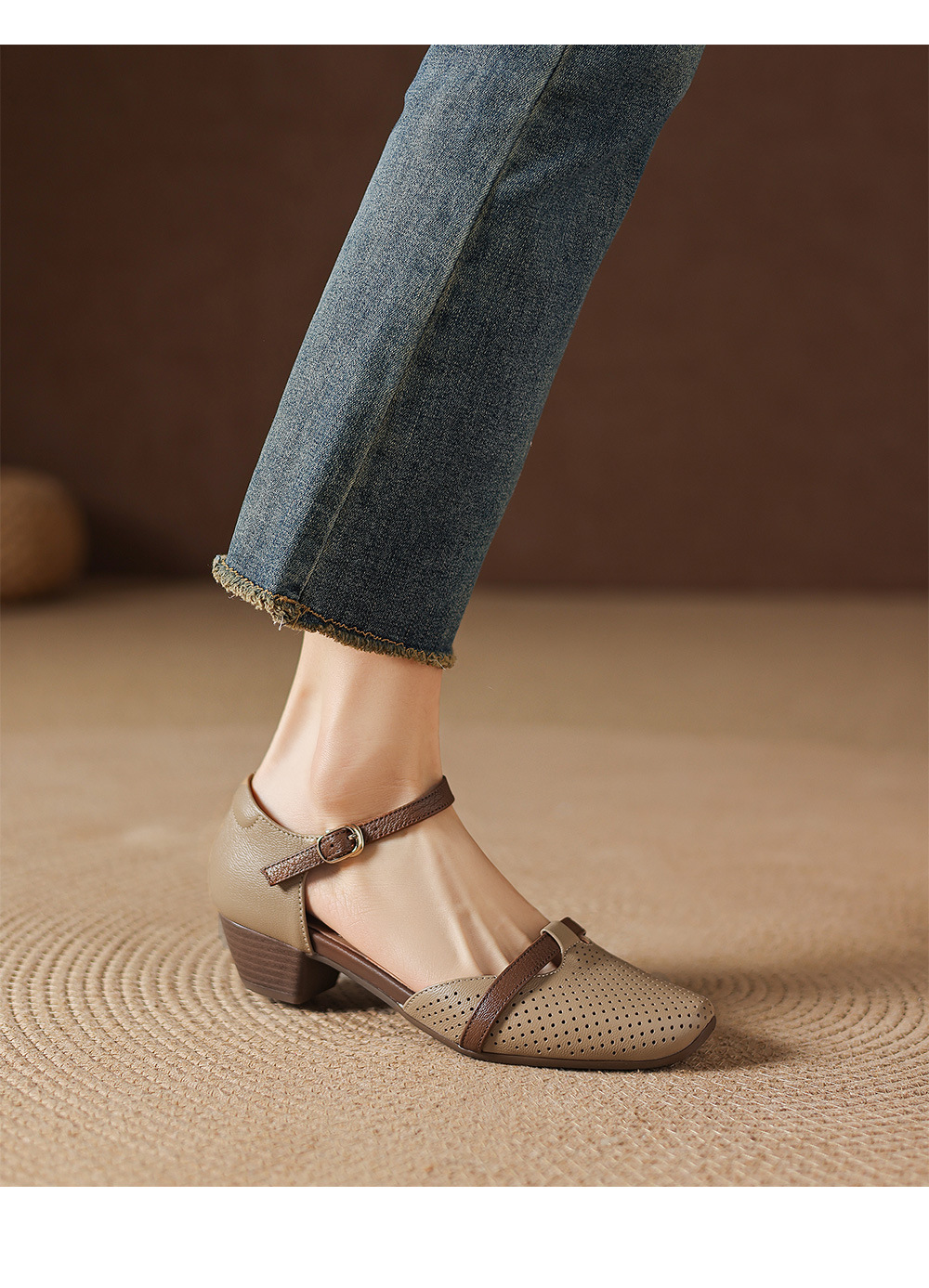 Sandal nữ da cừu mũi kín gót vuông quai ngang khóa một chữ — màu trắng ngà chi tiết 8