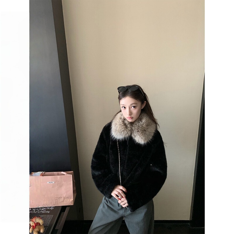 Chestnut Cocoa'Warm Winter Meow' [Black New Color] Large Fur Collar Short Eco-Friendly Lamb Wool Warm Jacket for Women