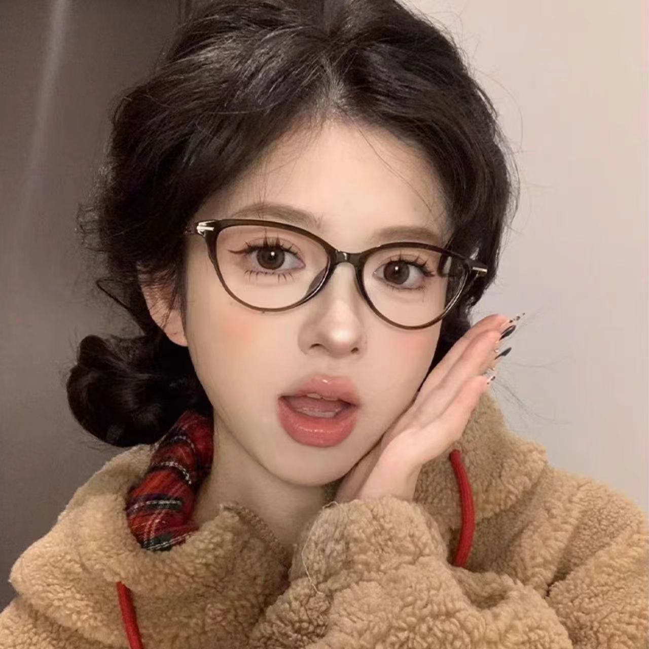 Retro de moda gafas de ojos de gato marco de alto valor facial versátil para mujeres de mediana edad protección de ojos anti-luz azul gafas de flores temperamento