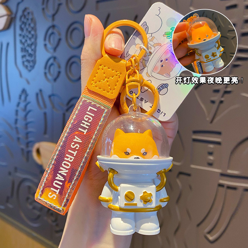 Оригинальный космонавт, подвеска