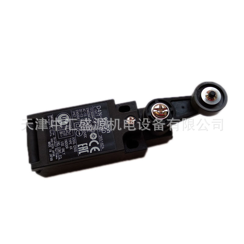 D4N行程开关D4N-4F32欧姆龙2NC/1NO滚珠柱塞型D4N-4F32限位开关