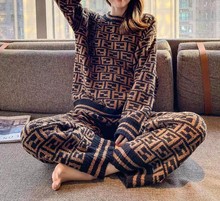 美女半边绒睡衣秋冬季2024新款可拆穿家居服F提花