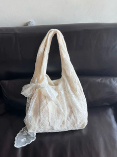 Fresh shopping bag, capacious one-shoulder bag, underarm bag, lace dress, flowered
