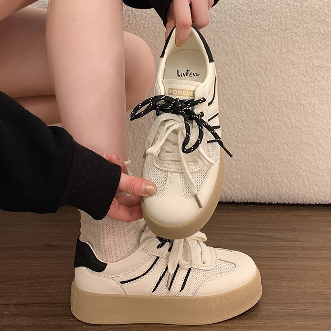 2026 nuevos zapatos blancos transpirables de malla para mujeres primavera y verano nuevos zapatos deportivos casuales ligeros con suela gruesa