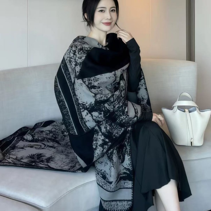 European and American Cross-Border New Women's Slit Cape Shawl Classical Style Double-Sided Tassel Travel Warm Cape New Style